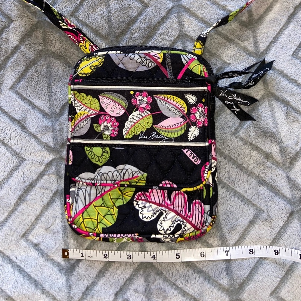 ⚡️sale⚡️Vera Bradley 🌸 Black Floral Crossbody
